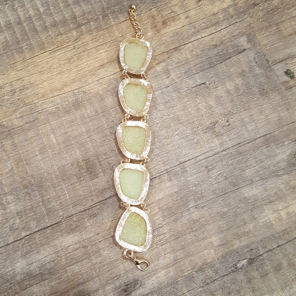 Bracelets - Picture 3 of 4